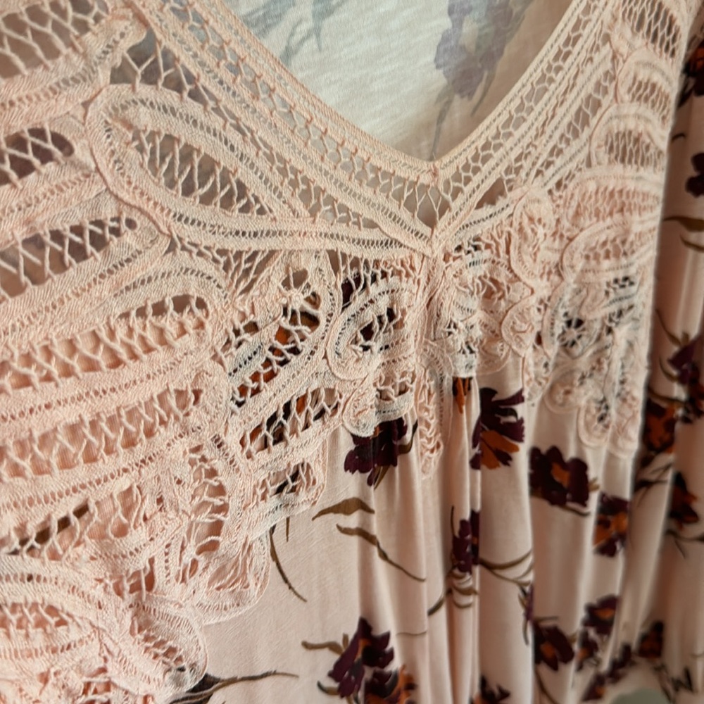 Daniel Rainn- XL floral lace blouse, long sleeve, light and airy - Picture 3 of 6